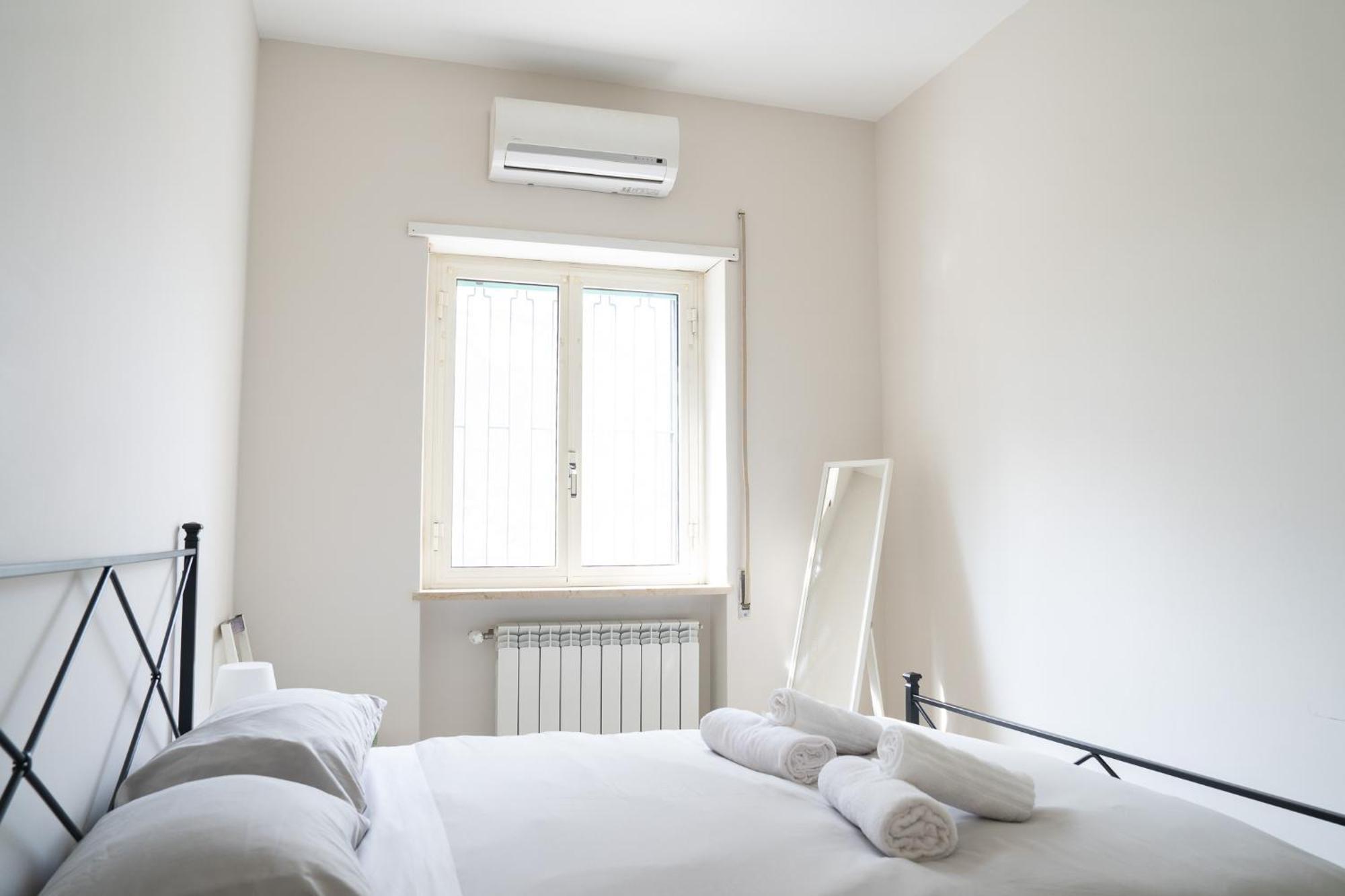 Vatican 4 Bedroom With Private Parking Appartamento